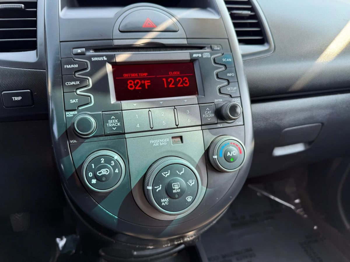 2011 Kia Soul - Photo 25