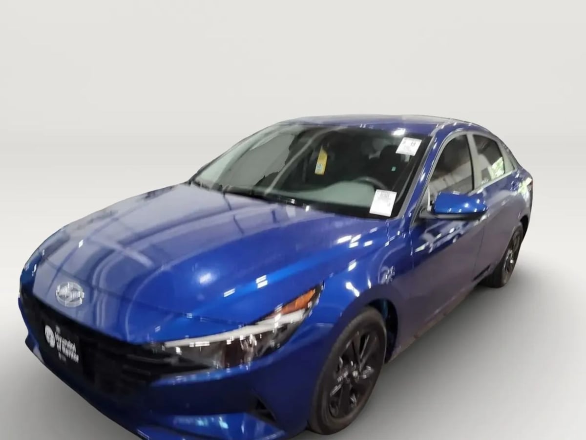 2022 Hyundai Elantra 1.6 HEV Blue's photo
