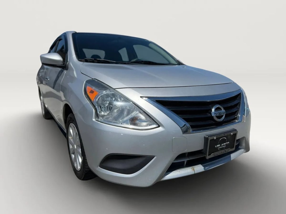 2017 Nissan Versa 1.6 SV CVT's photo