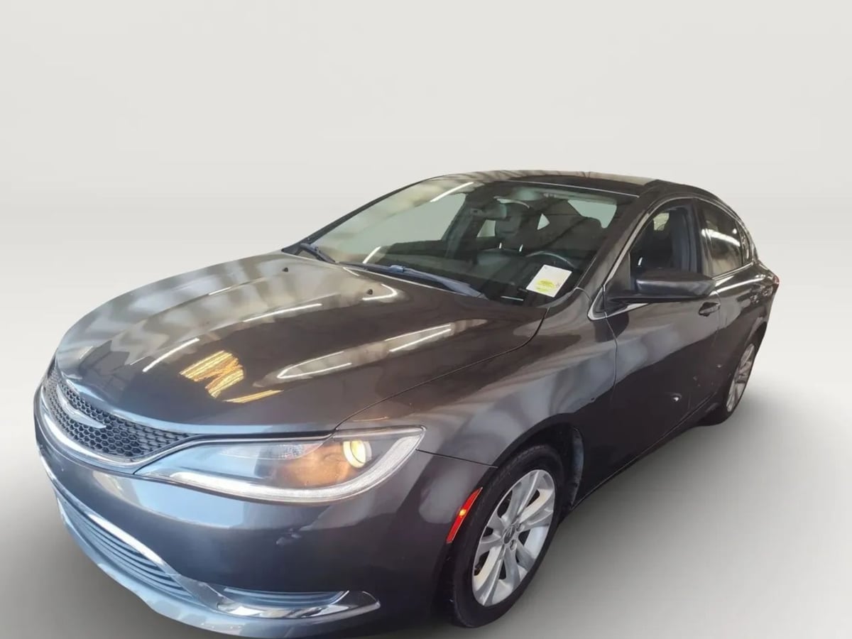 2016 Chrysler 200 Limited Platinum's photo