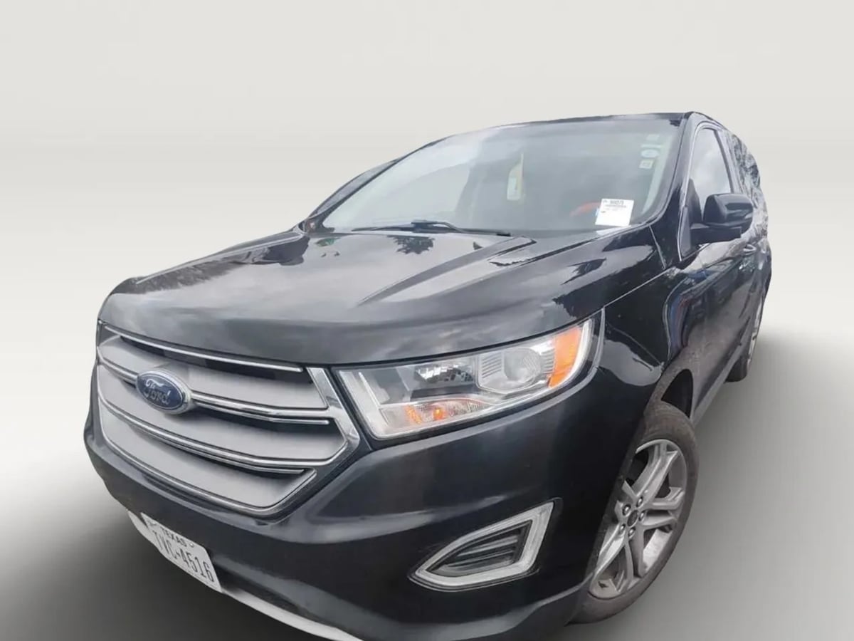 2016 Ford Edge Titanium's photo