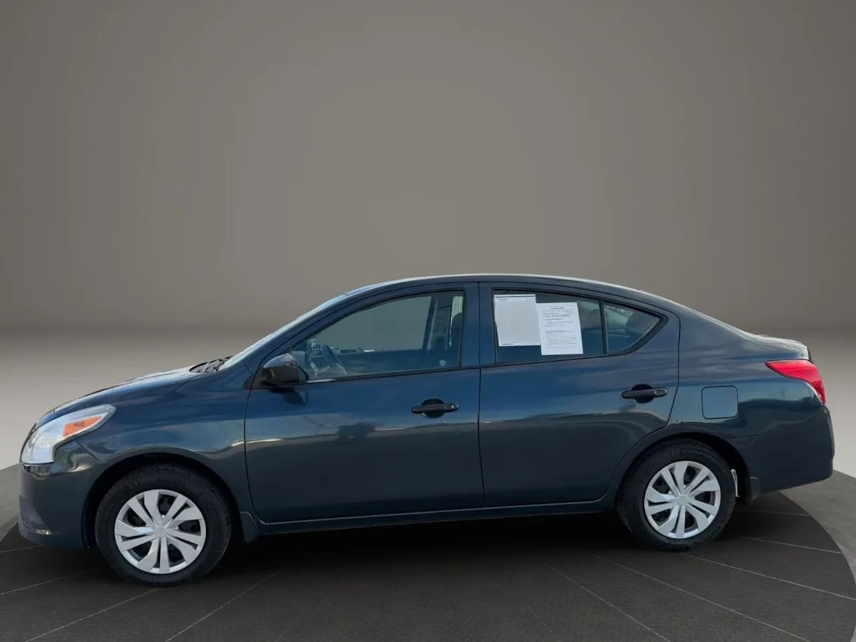 Photo 4 of this Nissan Versa