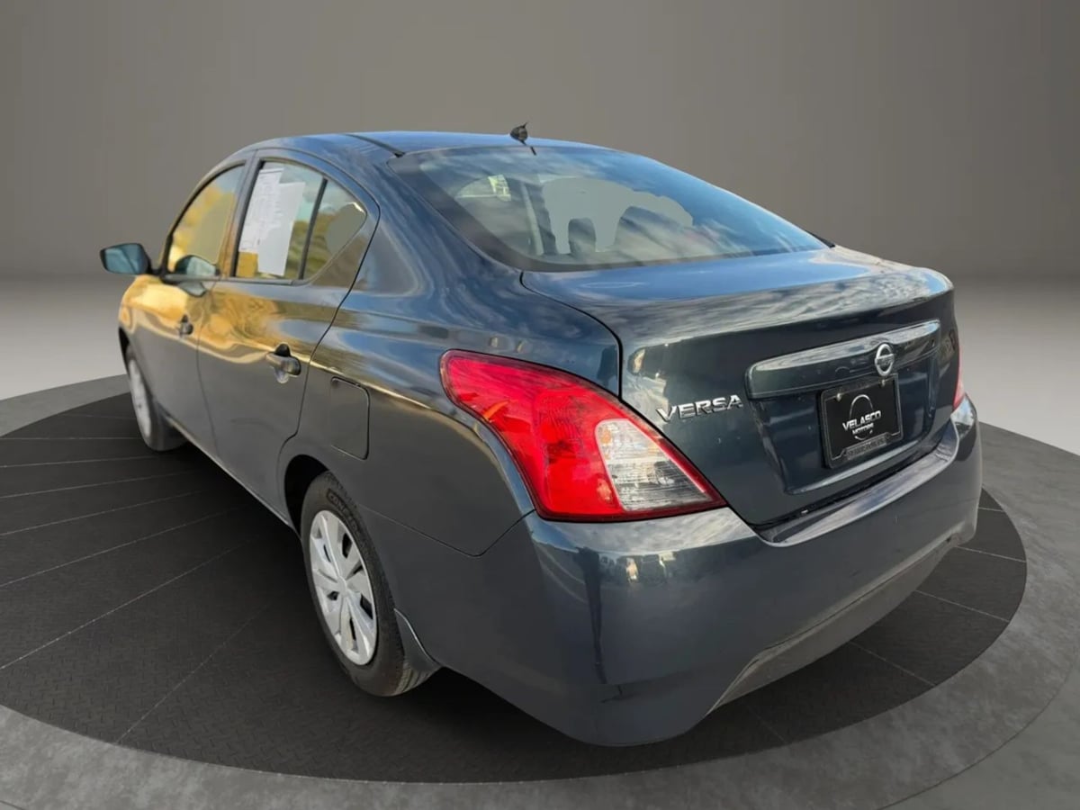 Photo 5 of this Nissan Versa