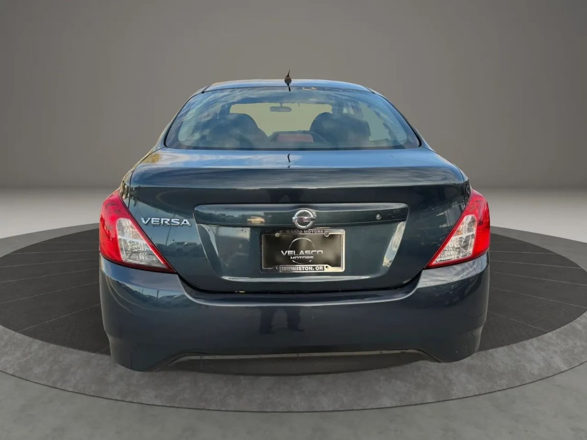 Photo 6 of this Nissan Versa