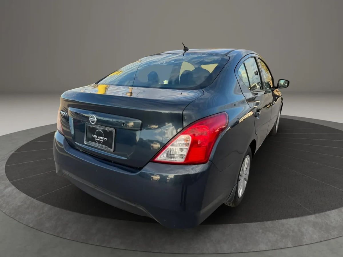 Photo 7 of this Nissan Versa