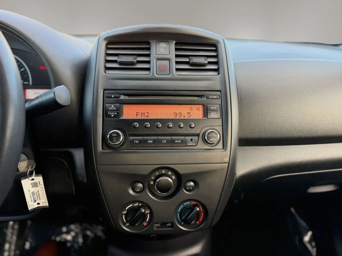 Photo 19 of this Nissan Versa