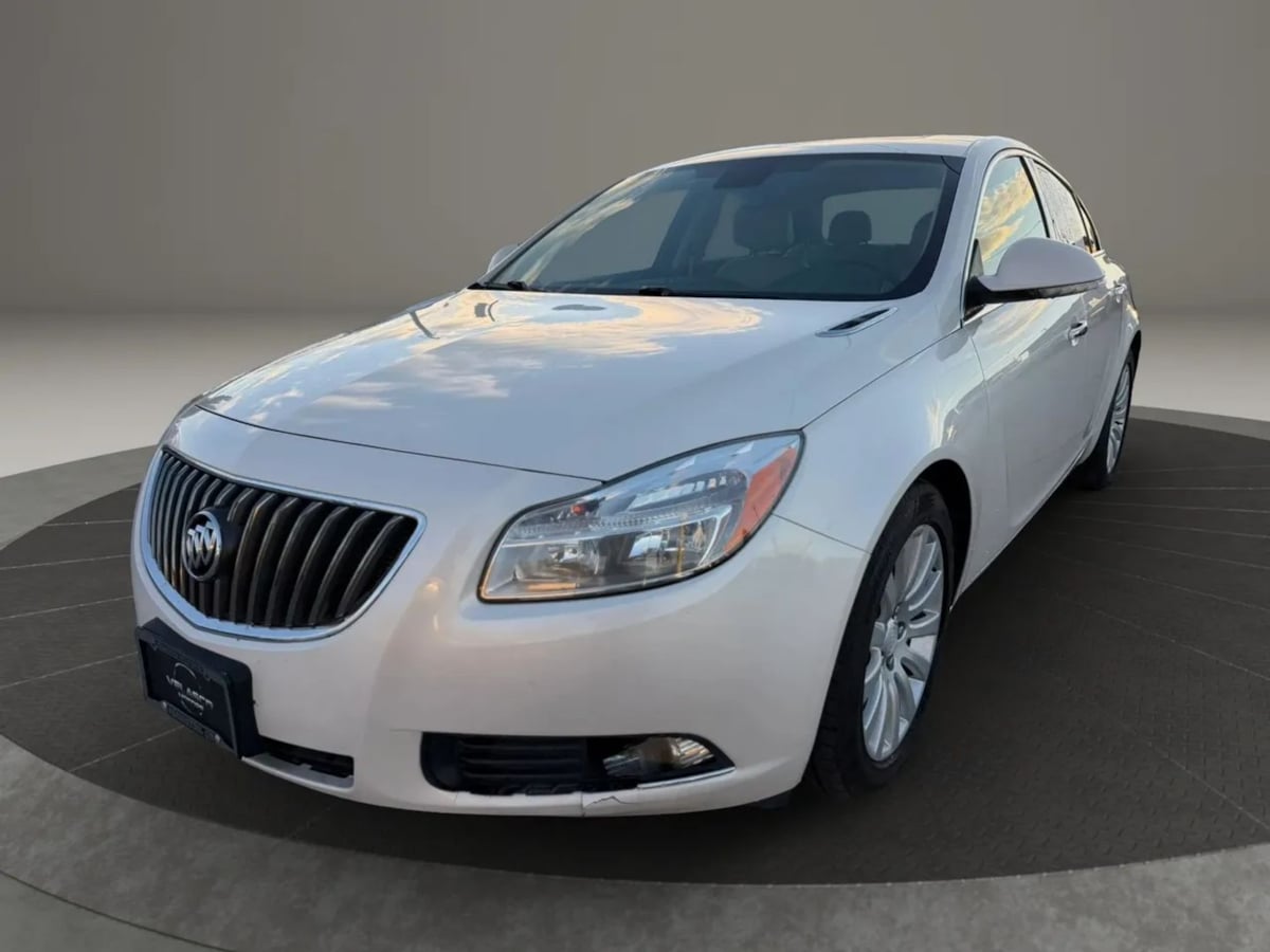 Photo 3 of this Buick Regal