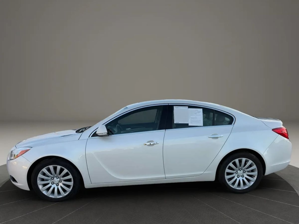 Photo 4 of this Buick Regal