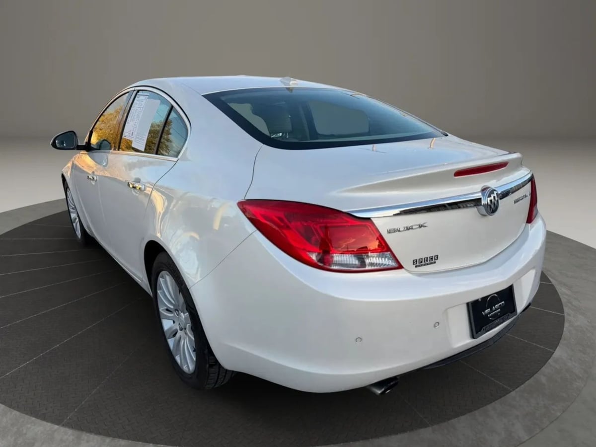Photo 5 of this Buick Regal