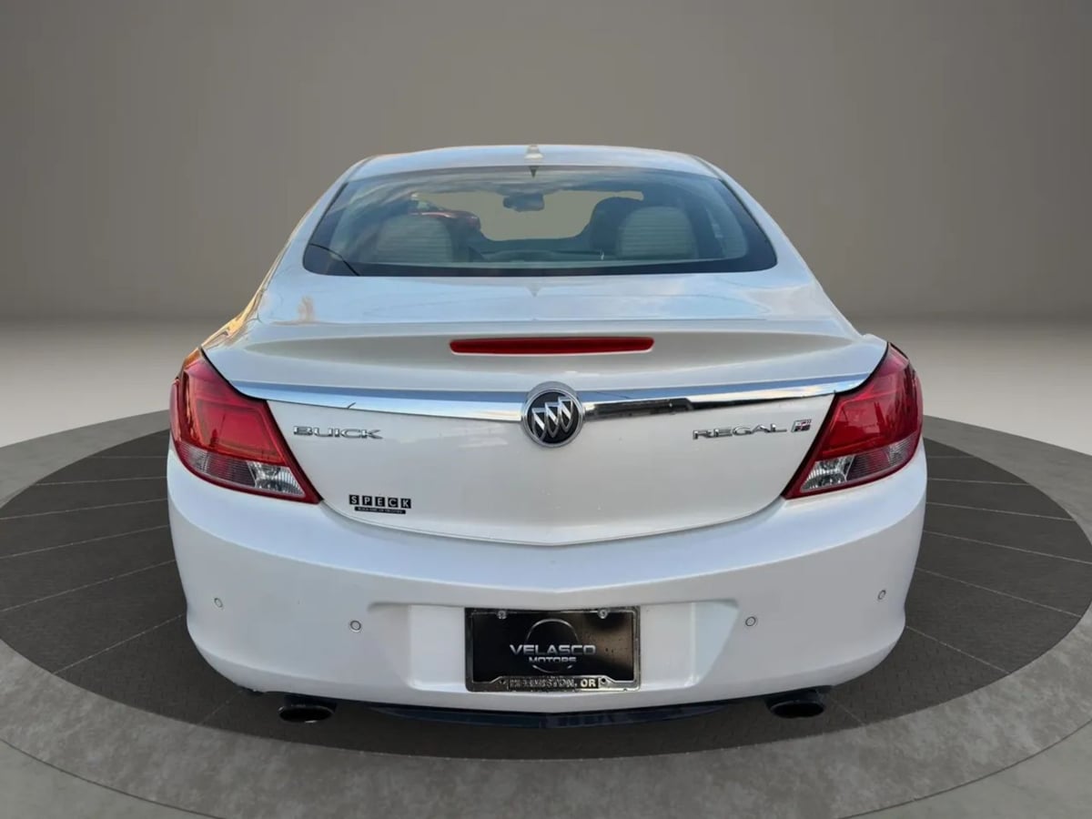 Photo 6 of this Buick Regal