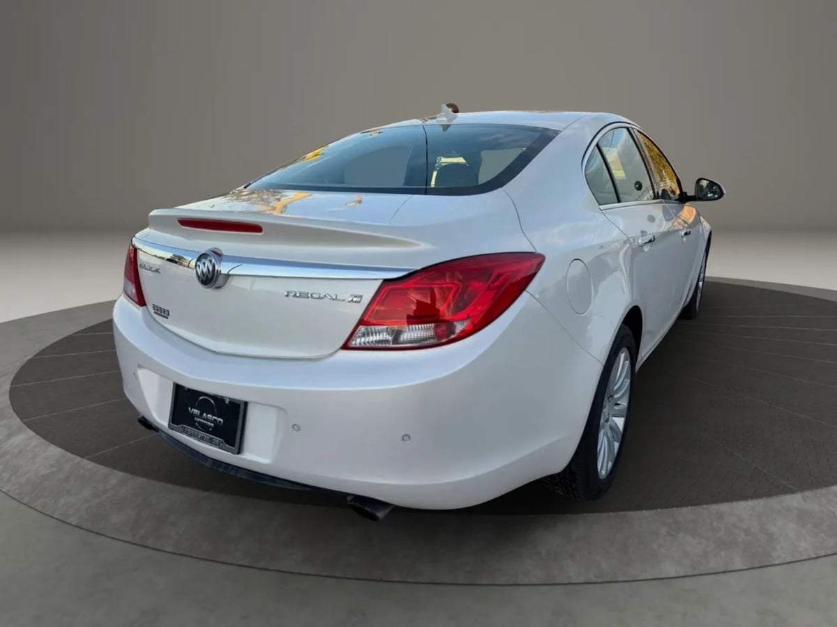 Photo 7 of this Buick Regal