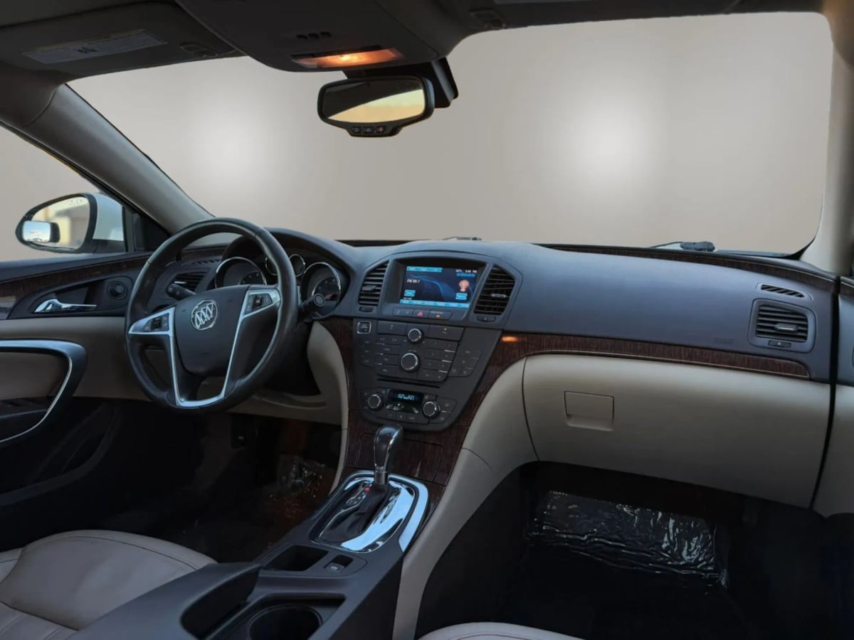Photo 17 of this Buick Regal