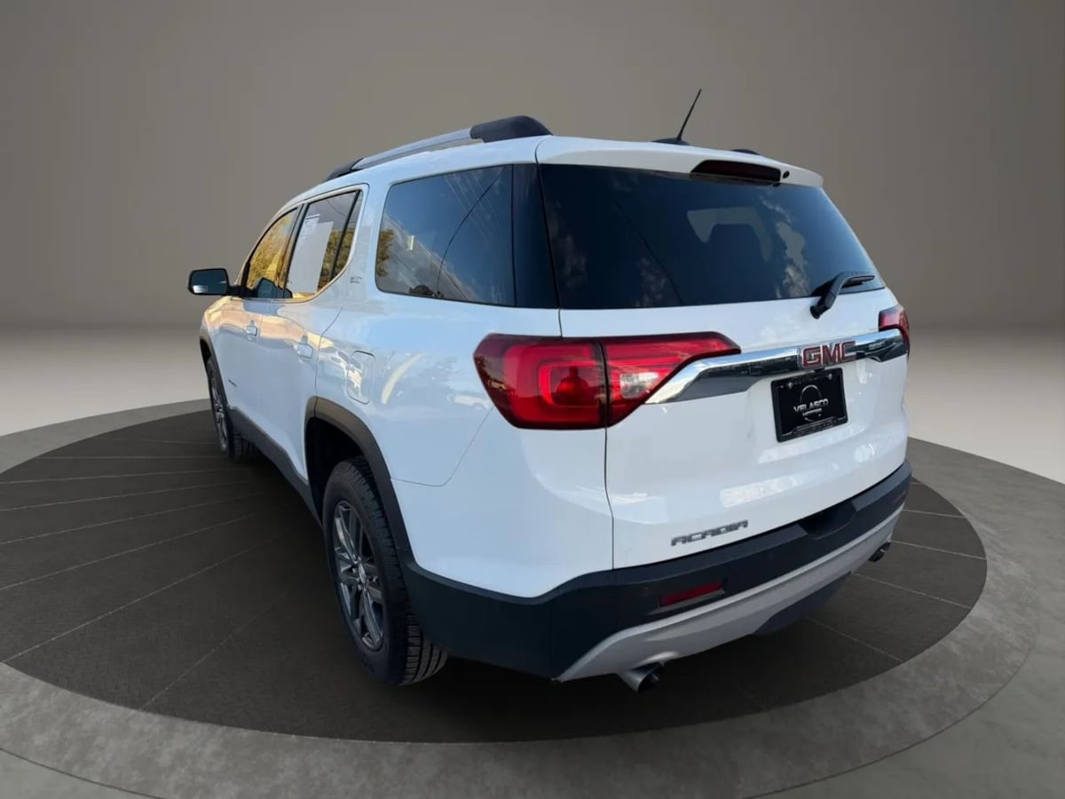 Photo 5 of this GMC Acadia