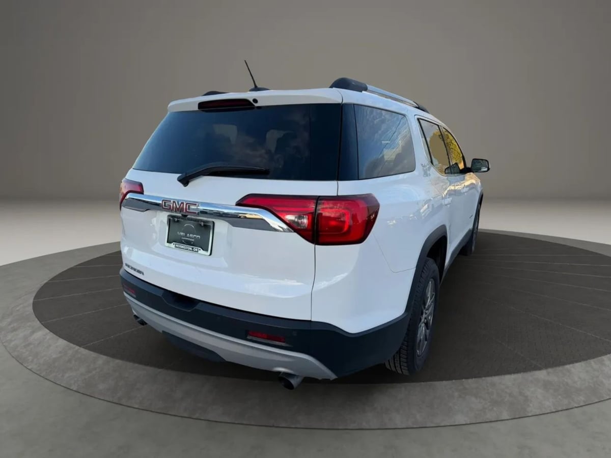 Photo 7 of this GMC Acadia