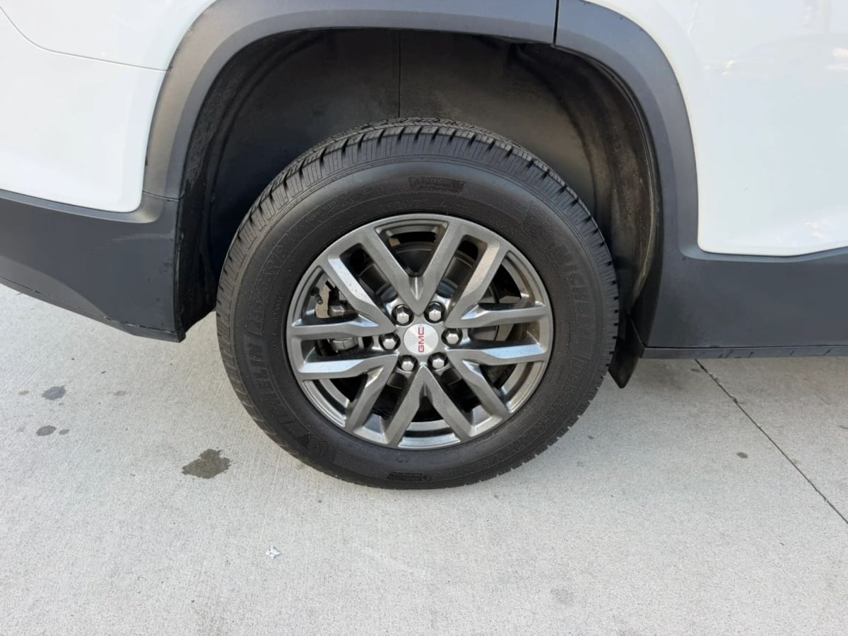 Photo 9 of this GMC Acadia