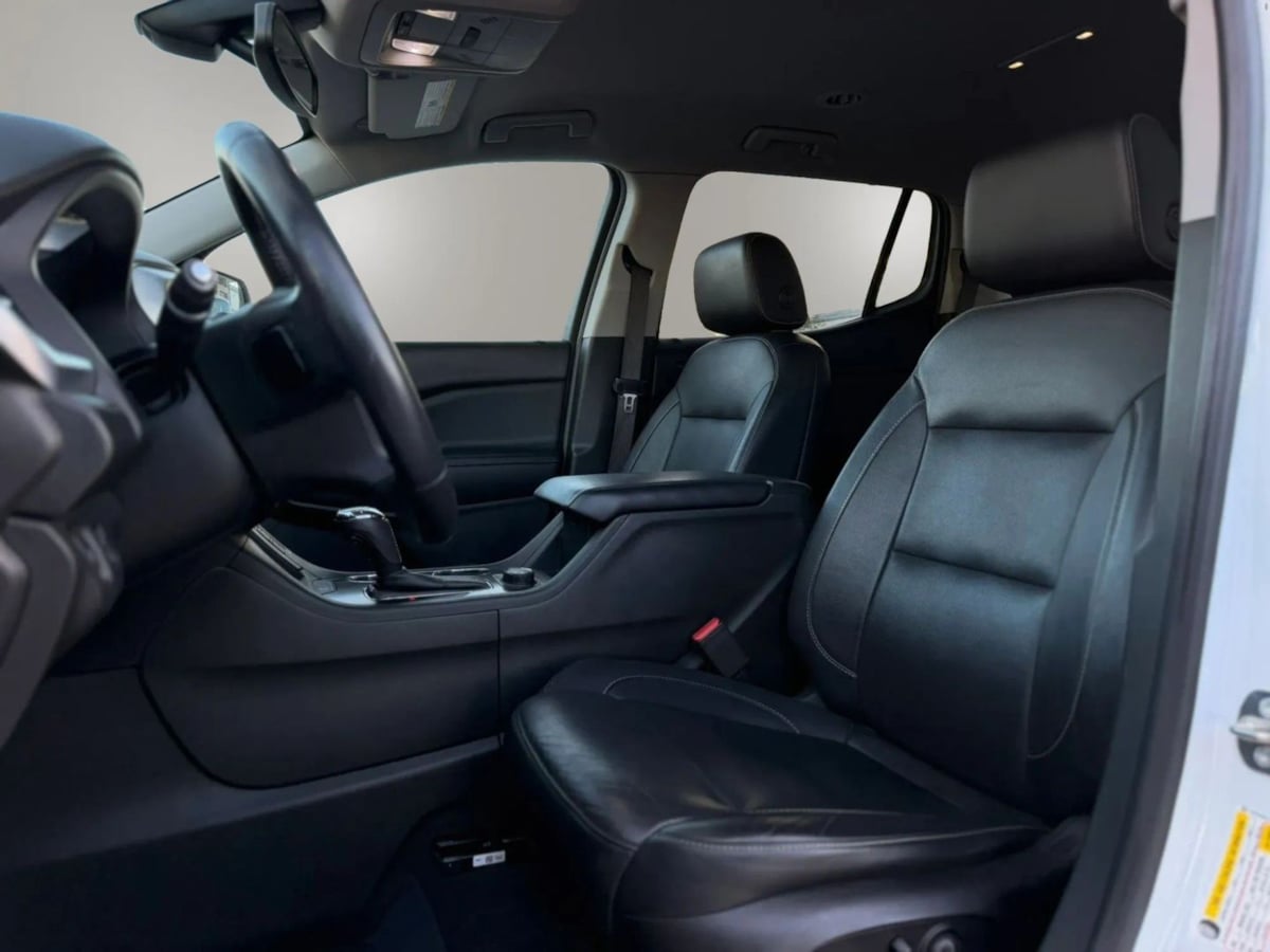 Photo 12 of this GMC Acadia