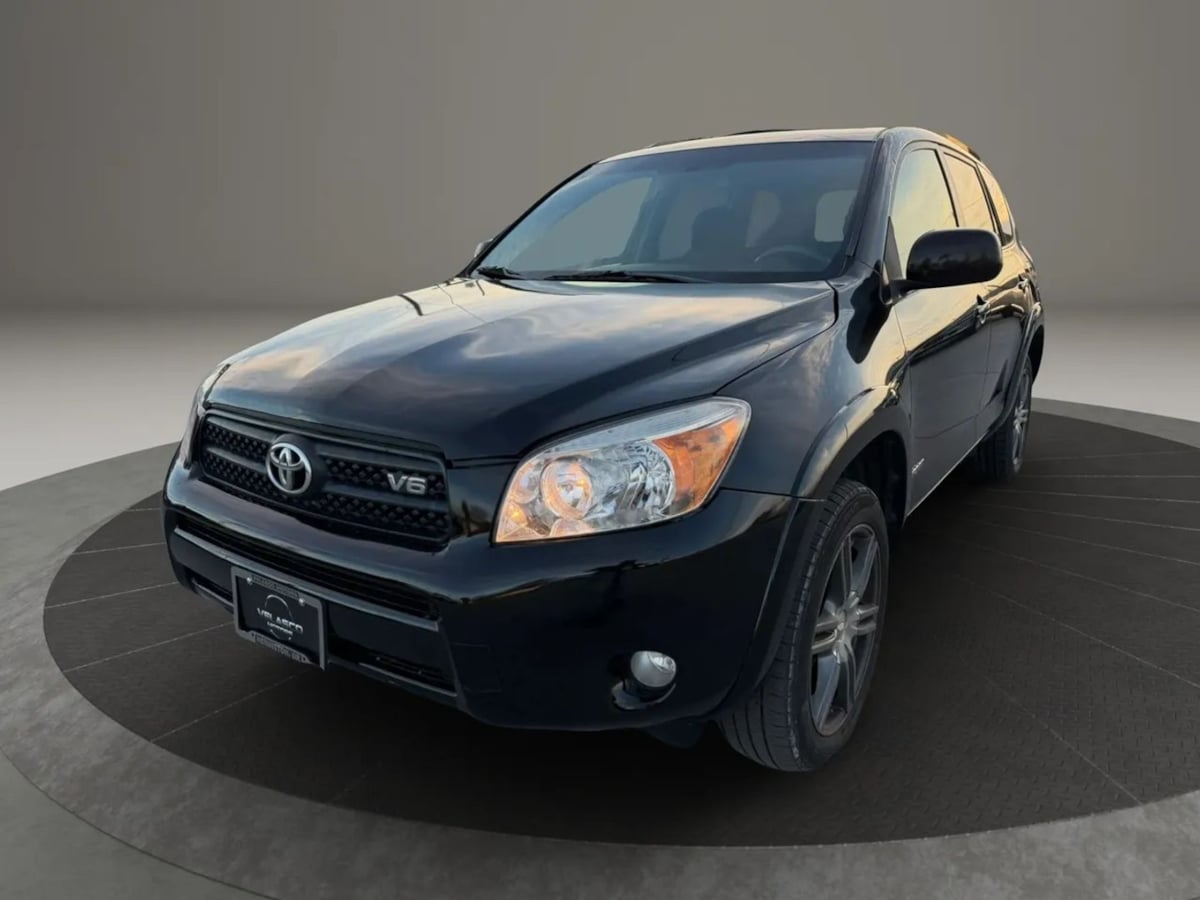 Photo 3 of this Toyota RAV4