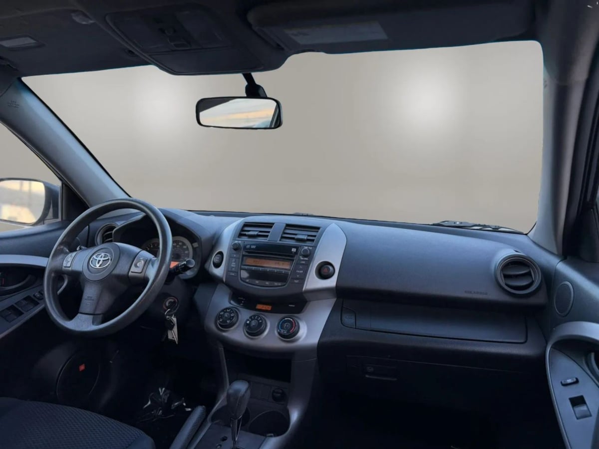 Photo 17 of this Toyota RAV4
