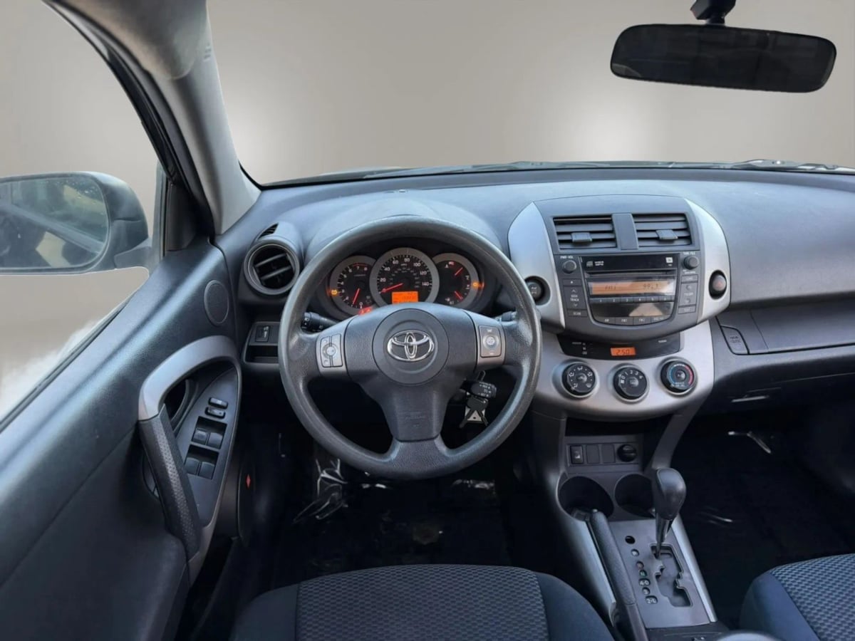 Photo 18 of this Toyota RAV4