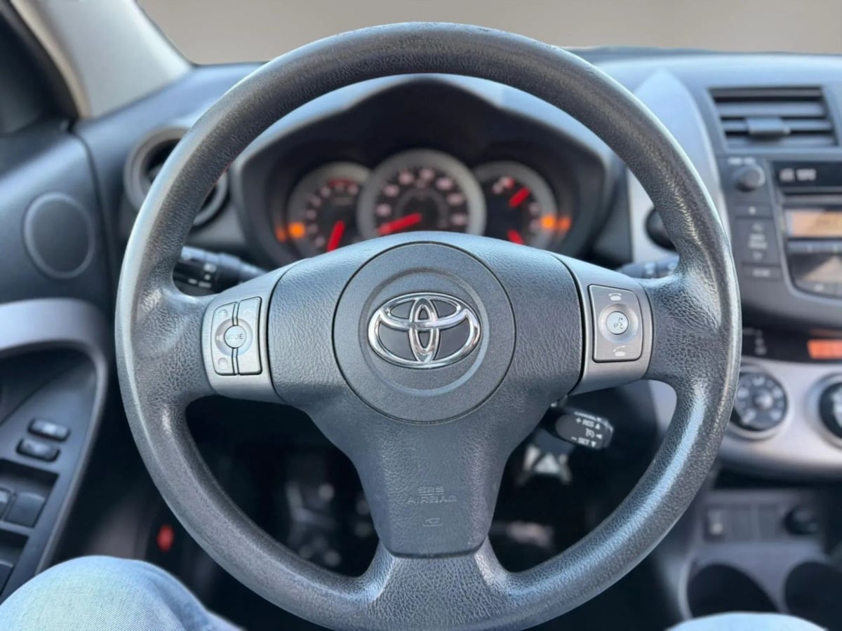 Photo 19 of this Toyota RAV4