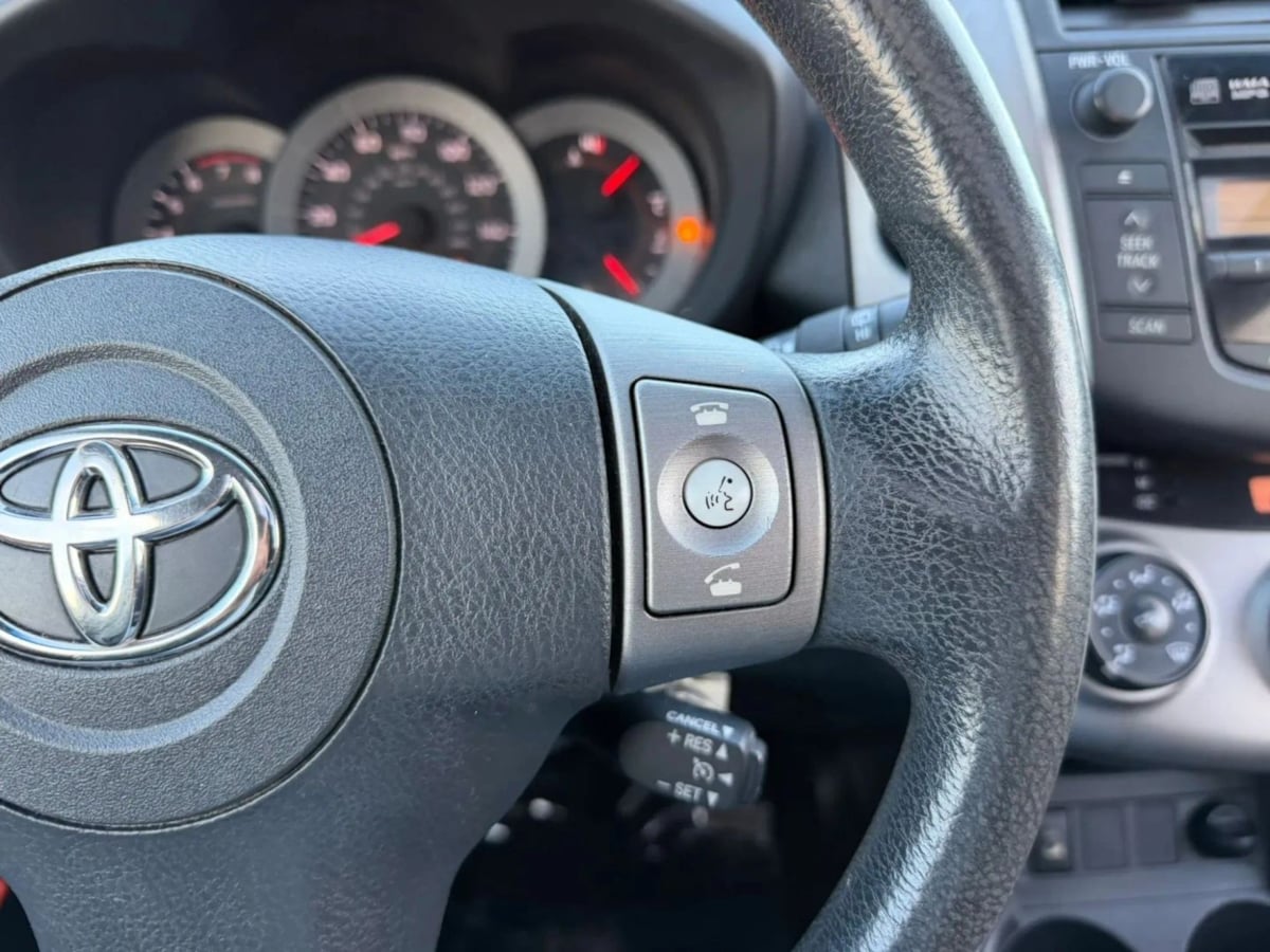 Photo 21 of this Toyota RAV4