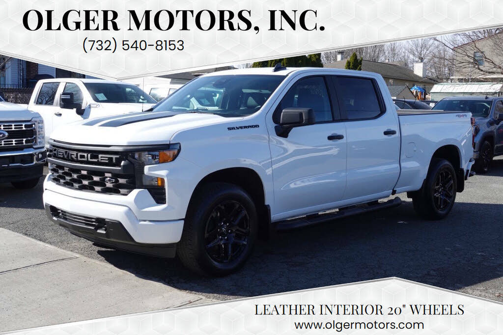 Summit White 2024 Chevrolet Silverado 1500 Custom Crew Cab 4WD Pickup Truck Four-Wheel Drive 8-Speed Automatic