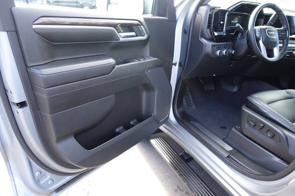 Photo 15 of this GMC Sierra 1500