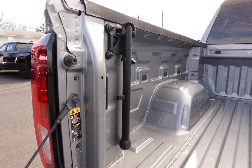 Photo 27 of this GMC Sierra 1500