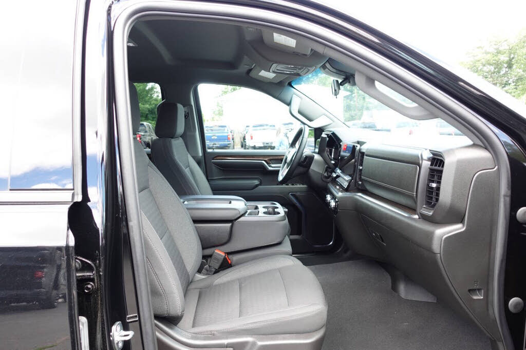Photo 31 of this GMC Sierra 1500