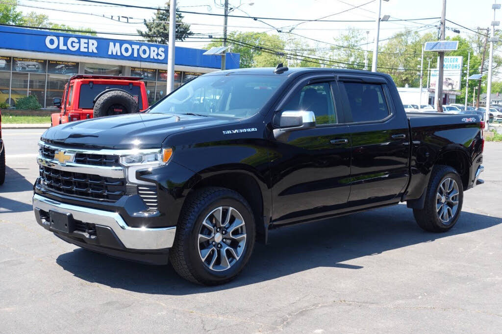 Photo 2 of this Chevrolet Silverado 1500