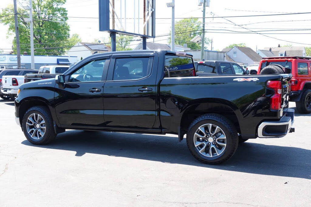 Photo 3 of this Chevrolet Silverado 1500