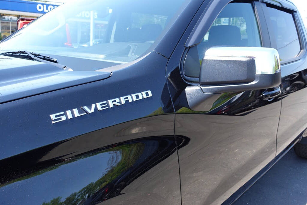Photo 8 of this Chevrolet Silverado 1500