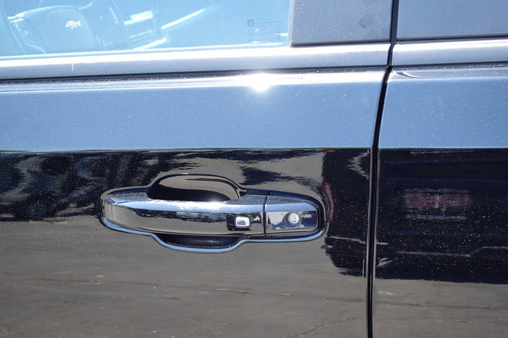 Photo 15 of this Chevrolet Silverado 1500