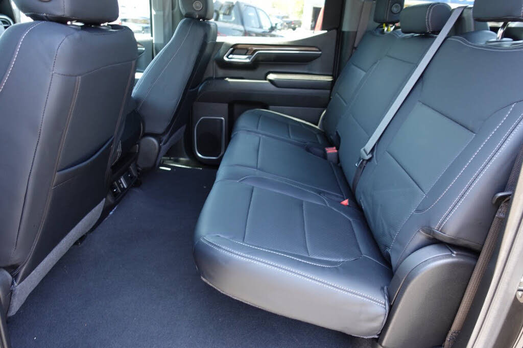 Photo 24 of this Chevrolet Silverado 1500
