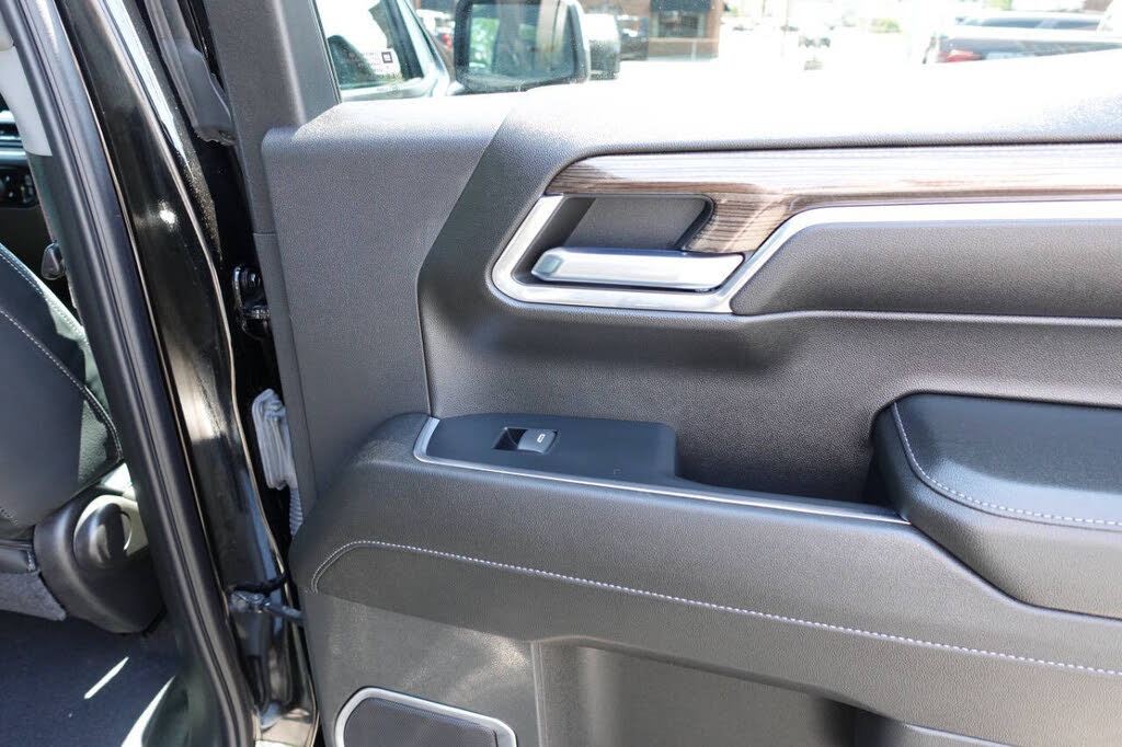 Photo 28 of this Chevrolet Silverado 1500