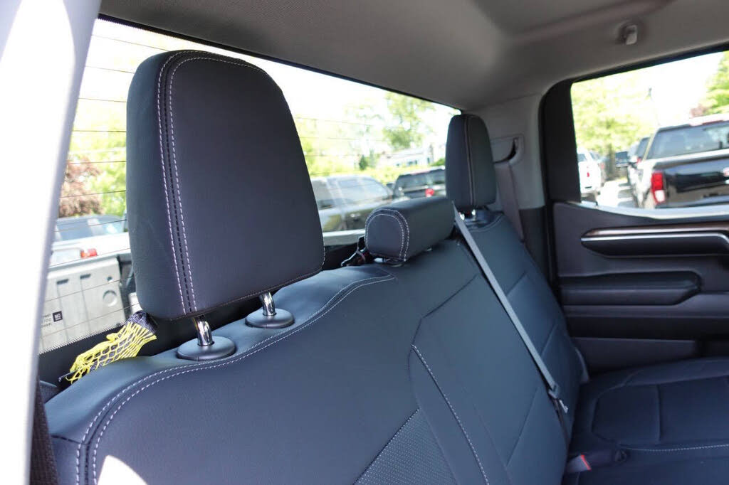 Photo 31 of this Chevrolet Silverado 1500
