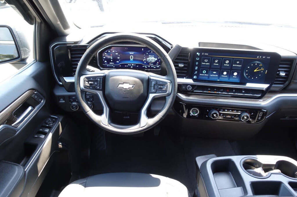Photo 38 of this Chevrolet Silverado 1500