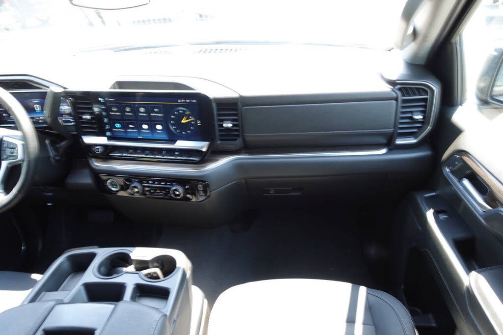 Photo 39 of this Chevrolet Silverado 1500