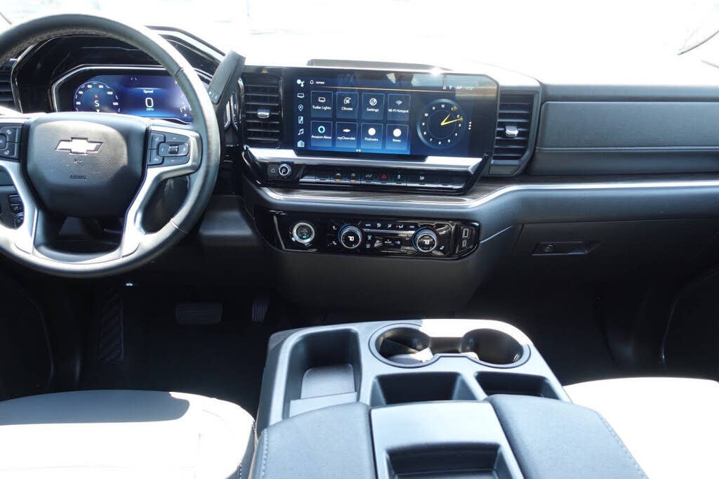 Photo 40 of this Chevrolet Silverado 1500