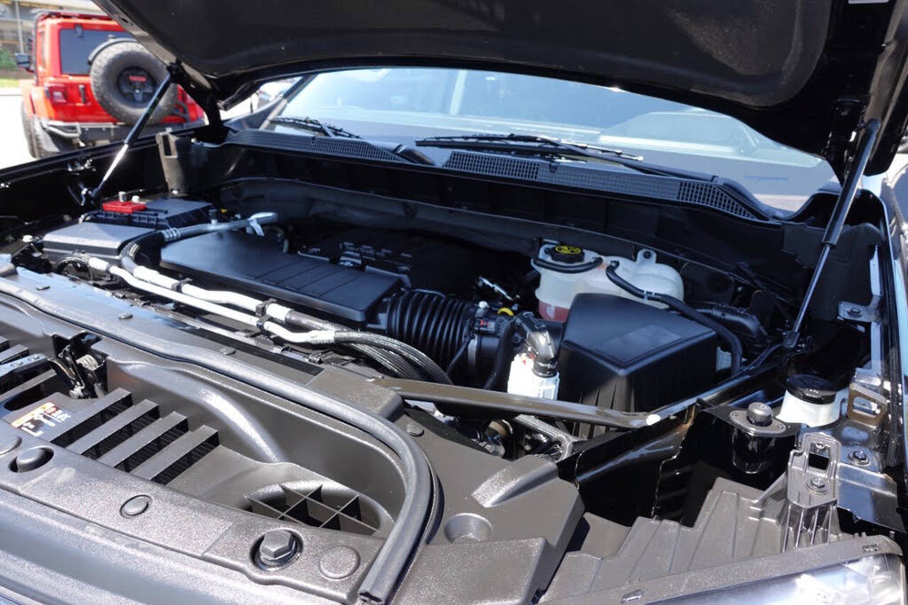 Photo 56 of this Chevrolet Silverado 1500