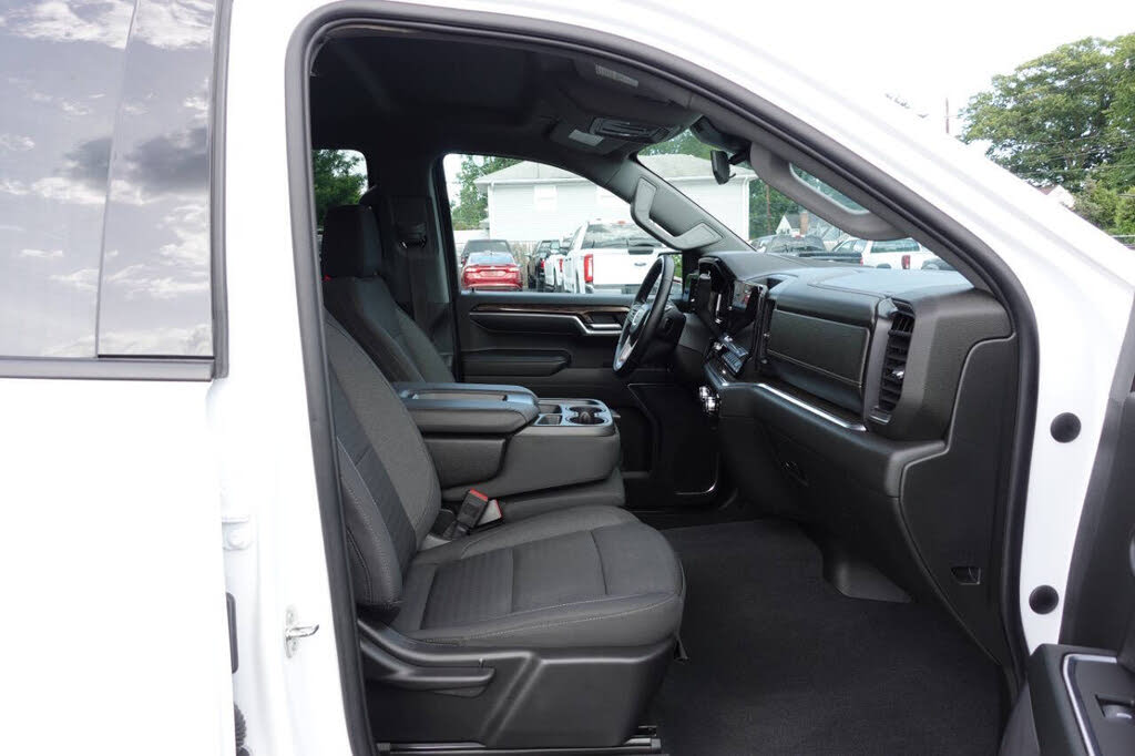 Photo 32 of this GMC Sierra 1500