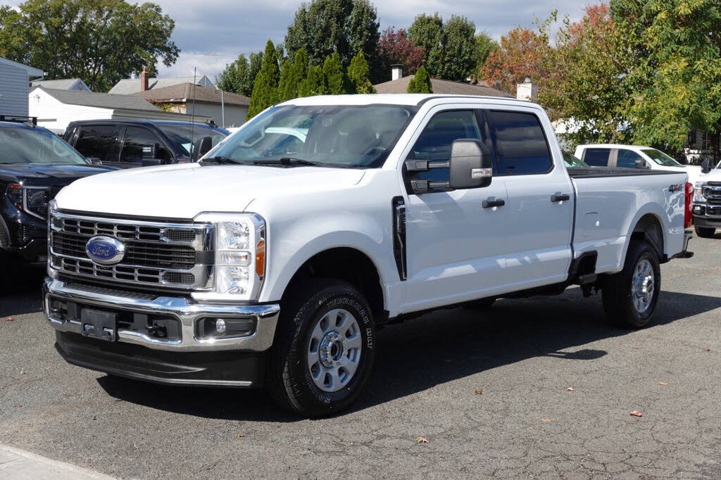 2023 Ford F-250 Super Duty XLT - Photo 2