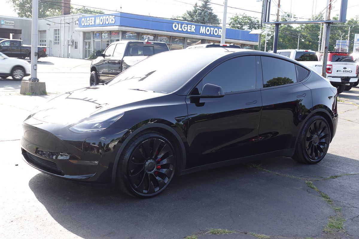 2022 Tesla Model Y Performance Dual Motor All-Wheel Drive's photo