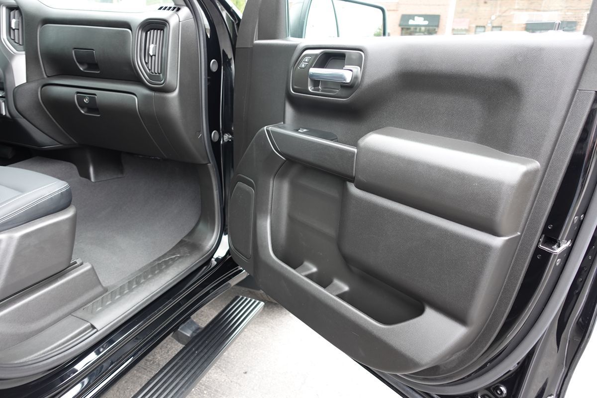 Photo 32 of this GMC Sierra 1500