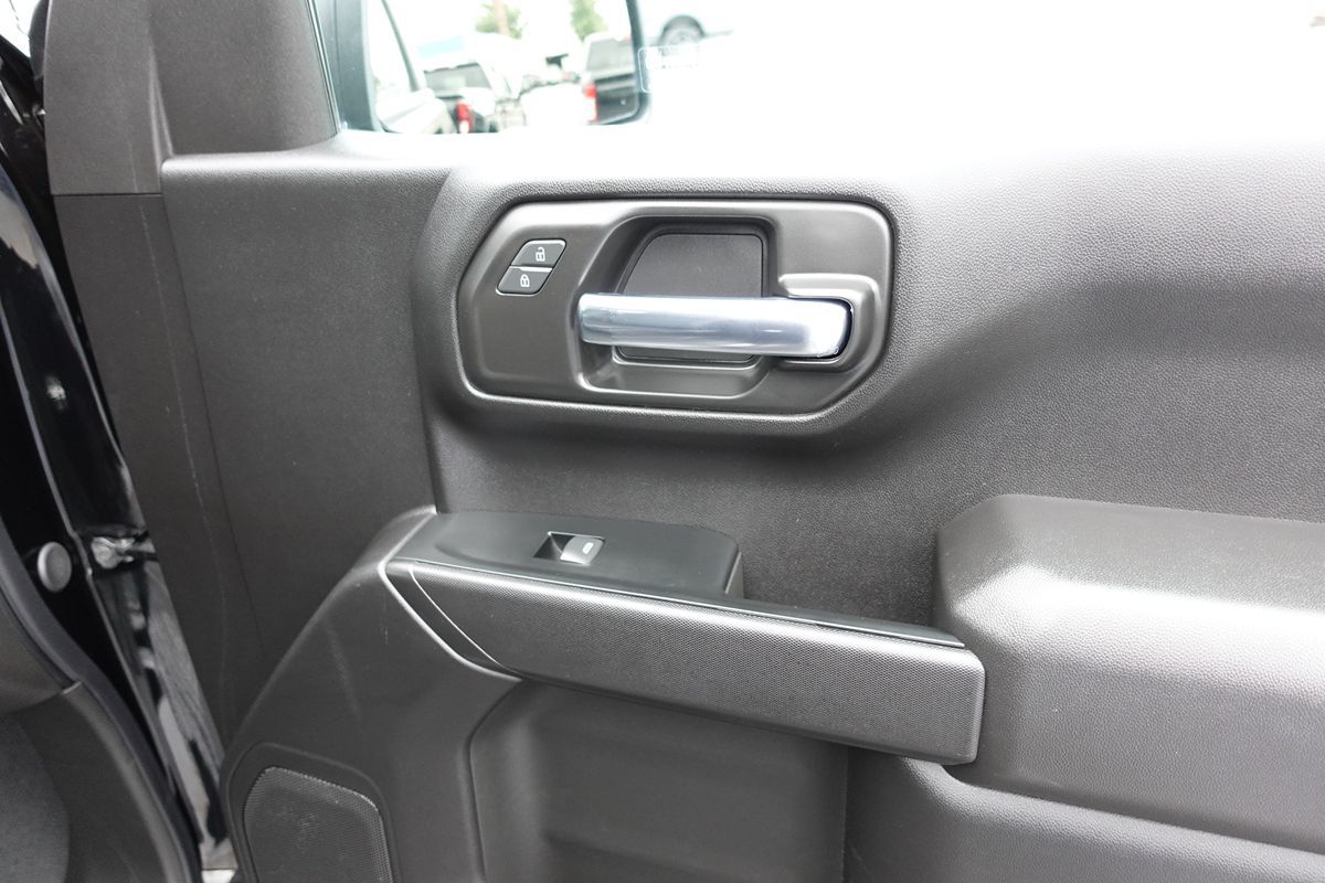 Photo 33 of this GMC Sierra 1500