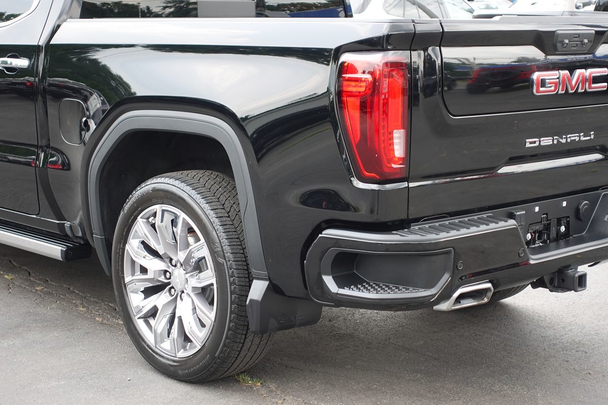 Photo 11 of this GMC Sierra 1500