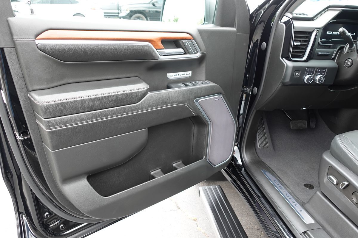 Photo 18 of this GMC Sierra 1500