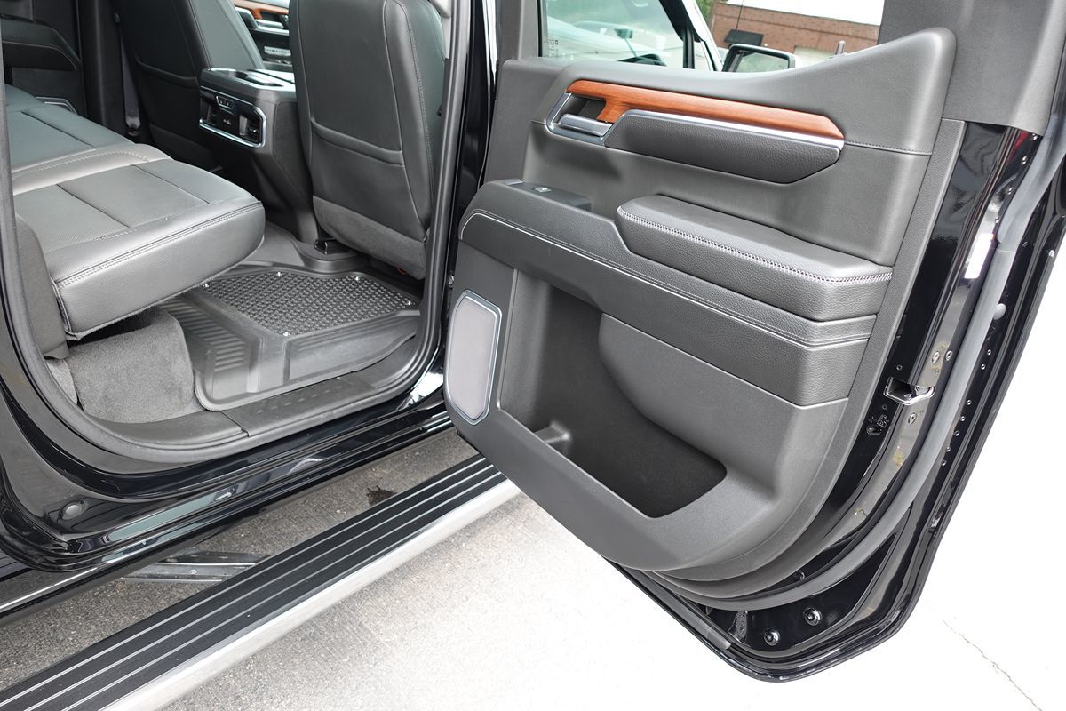 Photo 38 of this GMC Sierra 1500