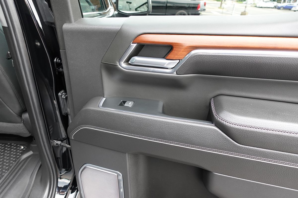 Photo 39 of this GMC Sierra 1500