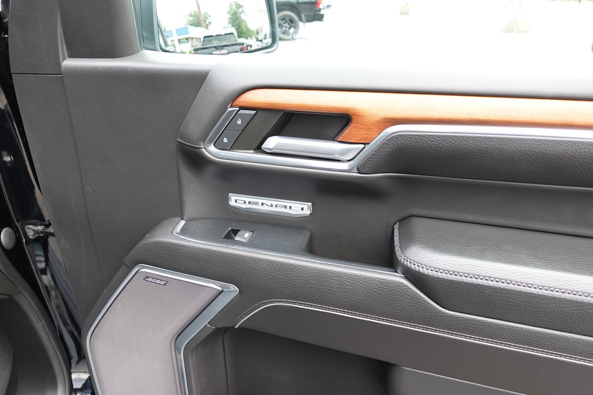 Photo 44 of this GMC Sierra 1500